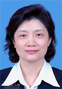 徐萍华，女，汉族，天津人，1961年8月出生，1979年7月参加工作，1984年6月加入中国共产党，党校在职研究生学历，经济学硕士。