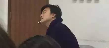 上亿次围观！昨晚，成都大学这个老师火到突破天际！网友开启的斗图模式更精彩…