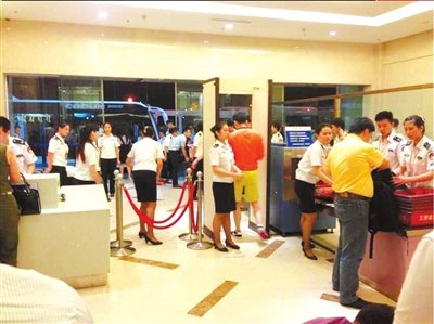 多地11架飞上海航班遇“诈弹” 警方锁定嫌疑人