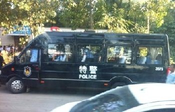 河南安阳公交车发生持刀抢劫案 2死13伤