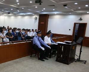 薄熙来受贿贪污滥用职权一案开庭审理