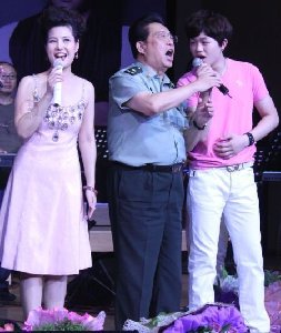 李某某等五人强奸案今日宣判 其庭审曾当庭翻供