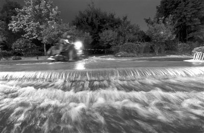 “菲特”携14级风袭福建浙江 温州5人遇难