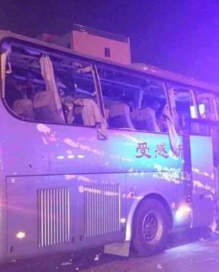 陕西一客车爆炸 已致2人死亡