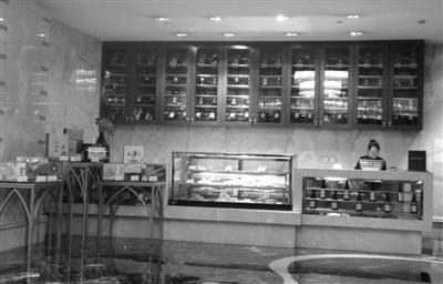 中央禁令致高档酒店遇冷 礼品商店被迫关门