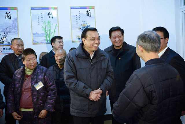 中新网1月29日电 据中国政府网消息，26日至28日，中共中央政治局常委、国务院总理李克强来到陕西商洛、安康、西安等地考察慰问，代表党中央国务院向广大干部群众致以新春祝福。