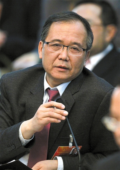 林建华 十二届全国人大代表，浙江大学校长。