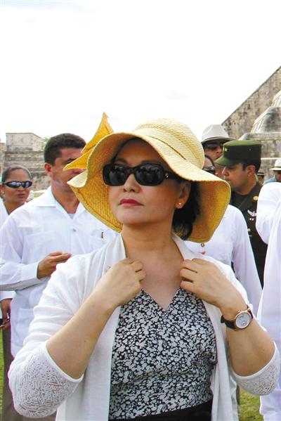 美第一夫人抵京 今日与彭丽媛逛故宫参访中学