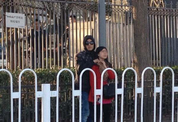 央视东门外发生持刀劫持事件 动机未明(图)