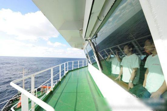 雪龙号已到达疑似MH370残骸海域核心区域(组图)