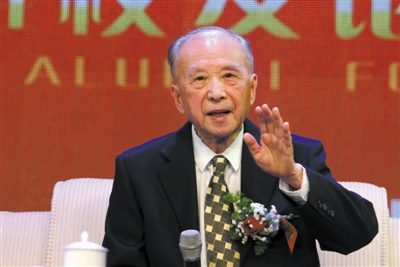 章开沅：请辞资深教授是“自我革命”