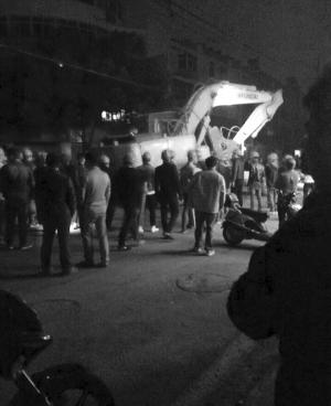 江苏200多人强拆农贸市场 将菜贩打成重伤(图)