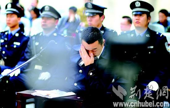 刘汉受审多次落泪 其弟忏悔江湖义气太重(图)