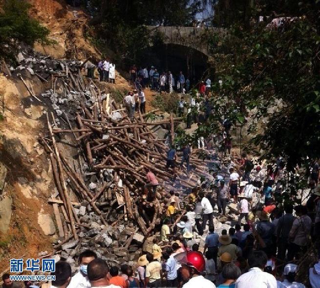 #（突发事件）广东茂名在建桥梁发生坍塌事故 已致5人死亡
