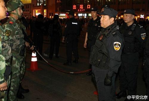 公安部两位副部长夜赴京沪火车站严查安保(图)
