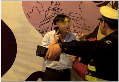 河北男子醉驾冒牌公车被查 称"我舅是书记" 