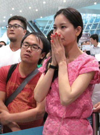 女子被拐25年 深圳机场重逢亲生母亲