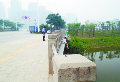 夫妇吵架 妻子选择5月20日13点14分跳桥(图)