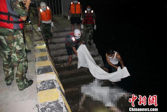 广西北海码头滚装船翻船事故遇难者全部找到（图）