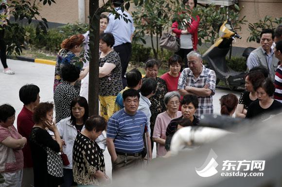 上海一家3口在家自杀 疑因信用卡透支(图)