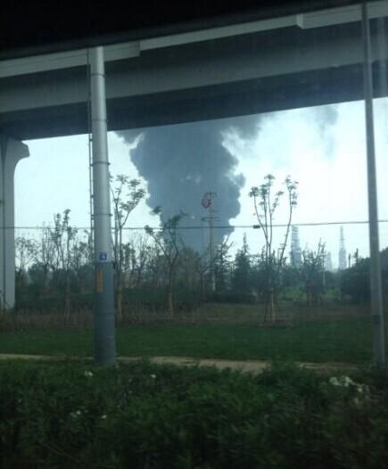 南京扬子石化厂区爆炸 无人员伤亡无水体污染