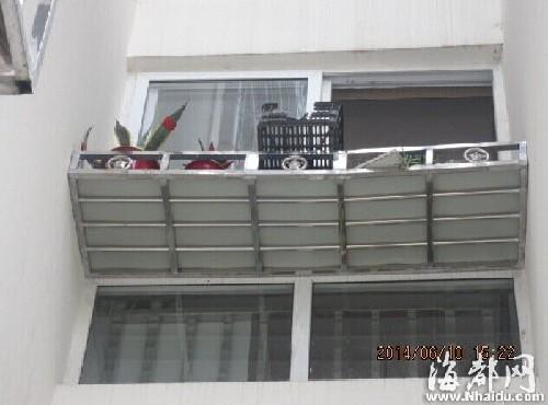 17岁哥哥只顾玩游戏 4岁弟弟坠楼摔伤