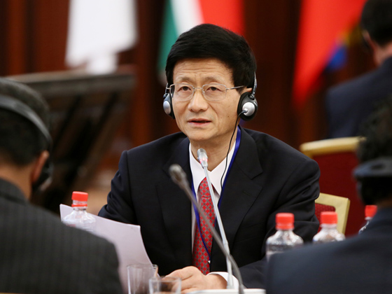 6月19日至20日，中共中央政治局委员、中央政法委书记孟建柱在俄罗斯喀山出席第五届安全事务高级代表国际会议，并就加强反恐国际合作、严厉打击恐怖主义作主旨发言。