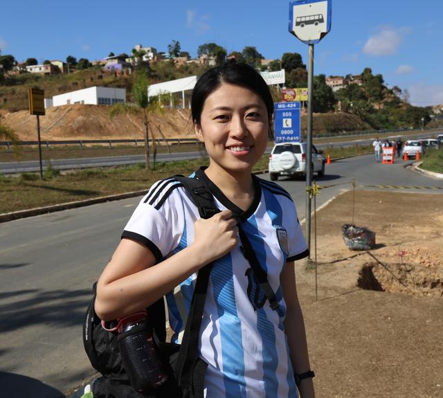 中国阿迷自费七万赴巴西追梅西 球票赛前遭抢