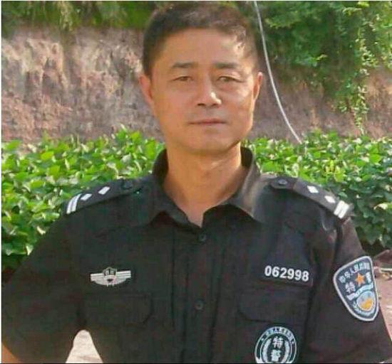 四川一特巡警大队长强暴女协警 裸照网上流传