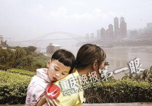 重庆：四岁娃患恶性脑瘤 夫妻租房等待捐献遗体