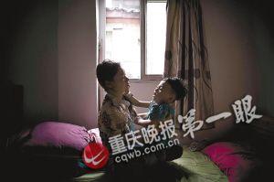 重庆：四岁娃患恶性脑瘤 夫妻租房等待捐献遗体