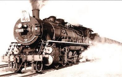 毛泽东号机车结束68年货运 车头牌匾重390千克