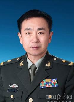 青海军区政委武玉德出任陕西军区政委(图)