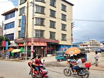 湖南“摩的”司机疑遭“钓鱼执法”自杀