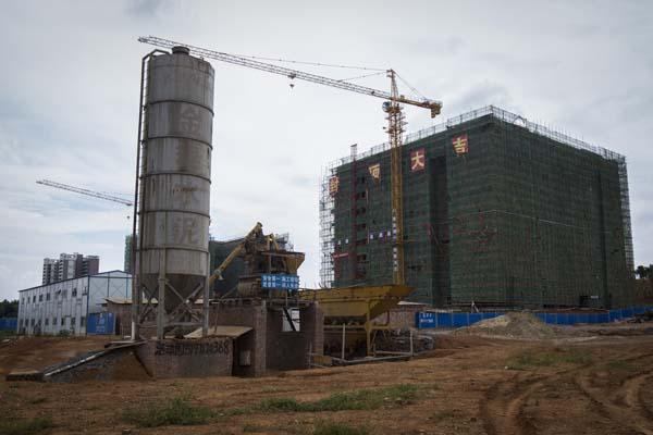 湖南贫困县疑偷盖政府大楼 耗资2亿以建小区为名