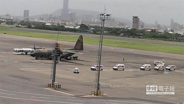 复兴航空空难生还者:飞机空中盘旋1个多小时