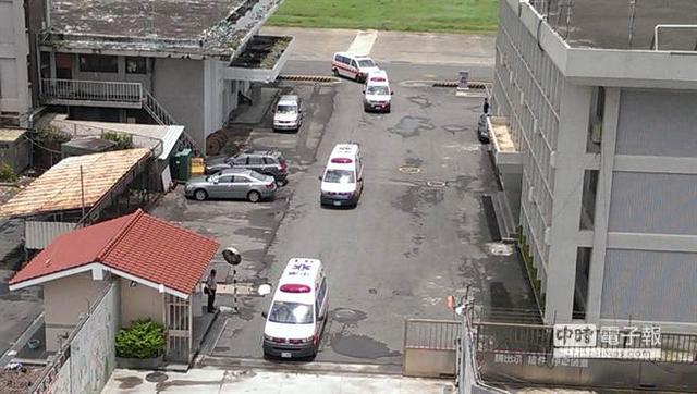 复兴航空空难生还者:飞机空中盘旋1个多小时