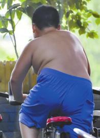 学生出境游夏令营 一月花费六万元