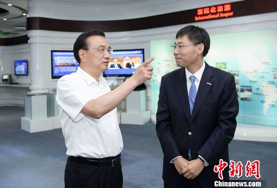 李克强“现场办公”：政府要与企业共享“大数据”