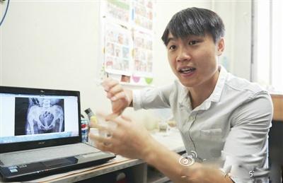 湖南小伙硕士毕业留疆 资助160个新疆儿童(图)