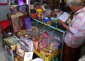 食药监下令查五毛小零嘴 记者回访“货更多了”