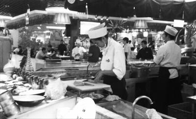 金钱豹亚运村店、王府井店被曝违规卖生食海鲜