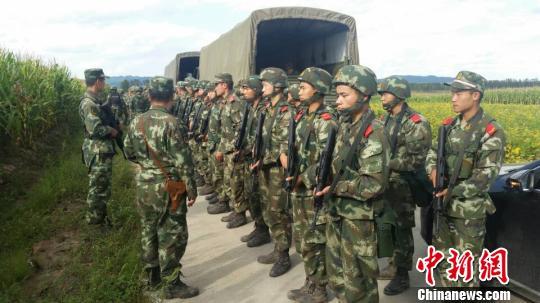 黑龙江武警发现脱逃嫌犯高玉伦踪迹准备武装合围（图）