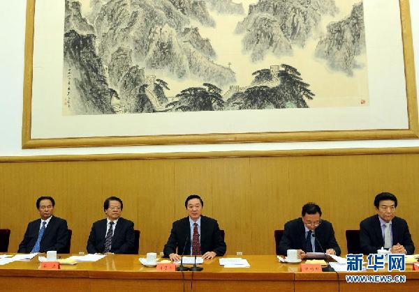 9月13日，中共中央政治局委员、中央书记处书记、中宣部部长刘奇葆在北京出席第十三届精神文明建设“五个一工程”表彰座谈会。 新华社记者饶爱民 摄