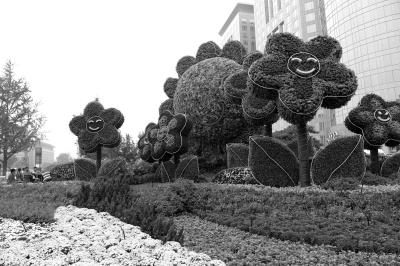 国庆期间天安门广场达“席地而坐”干净度