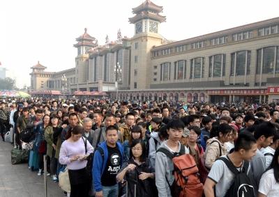 黄金周北京接待千万游客 120家商企销售近70亿