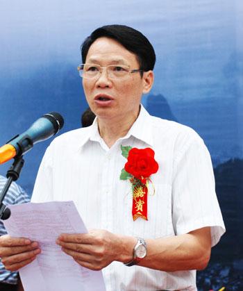 原广西国土厅党组成员、测绘局局长陈仲怀被立案侦查