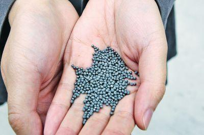 郑州一小区与靶场相邻 时常下“弹雨”(组图)