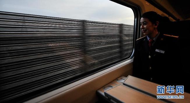 (社会)(3)探秘中国高铁的“新疆之旅”