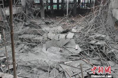 福州马尾一在建工地发生坍塌 四名工人被埋